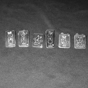 LOT OF 6 HIDDEN MICKEY "Family" TRADING PINS